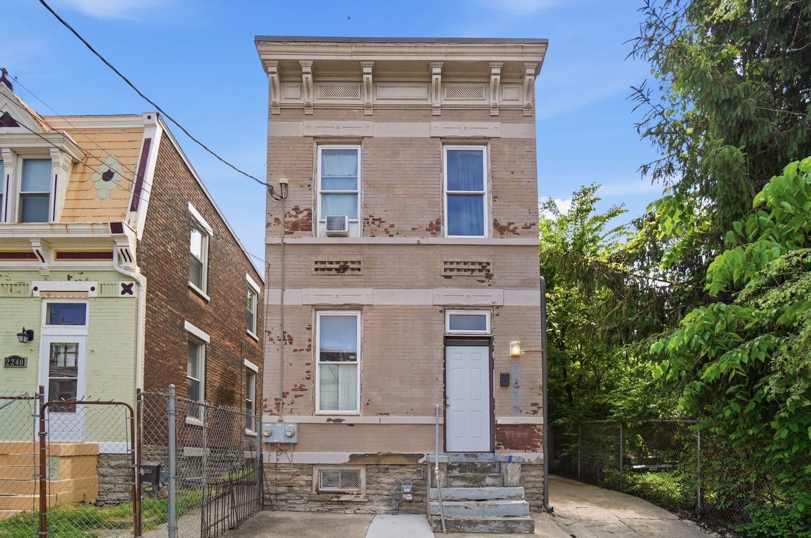 Cincinnati House: 2238 Flora St.