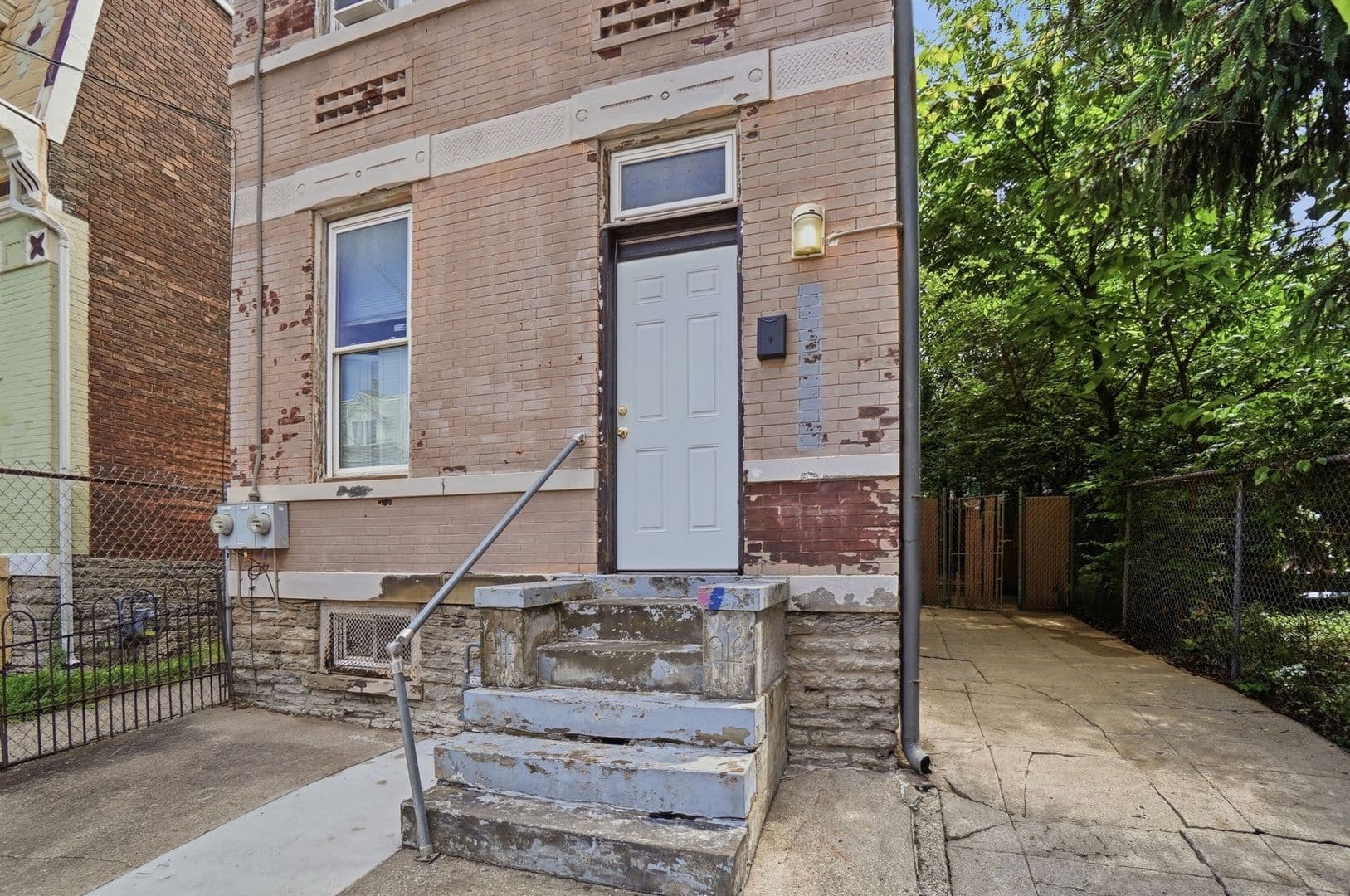 Cincinnati House: 2238 Flora St.