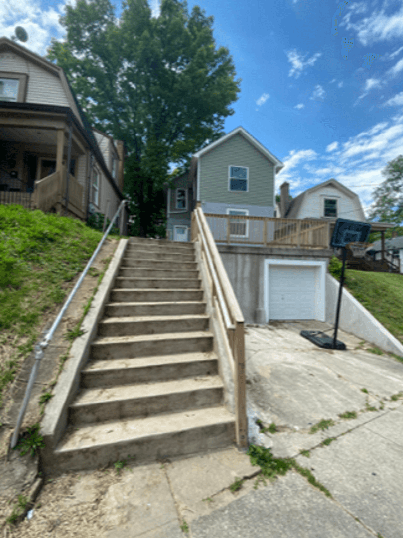 Cincinnati House: 3619 Newton