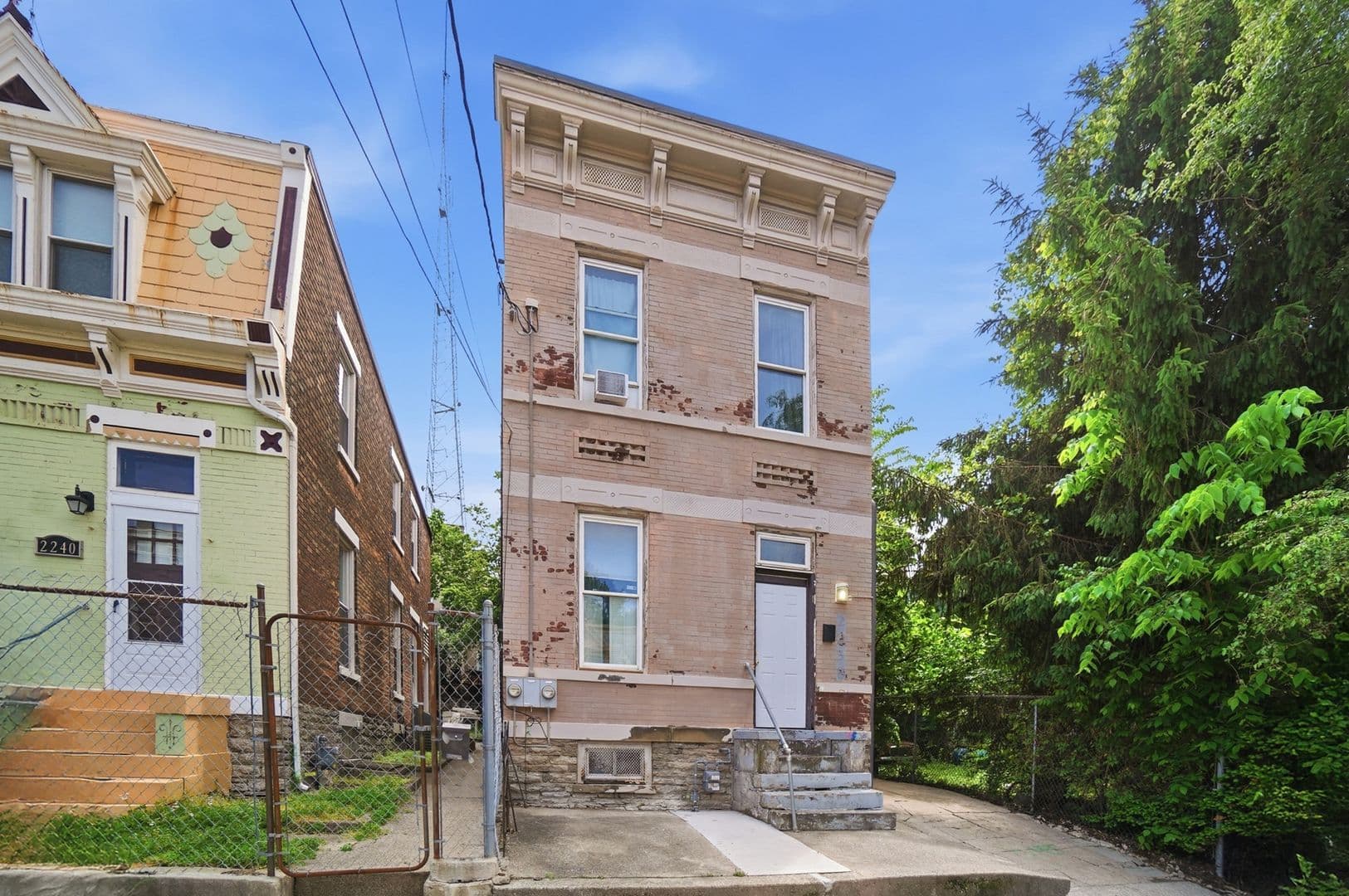 Cincinnati House: 2238 Flora St.