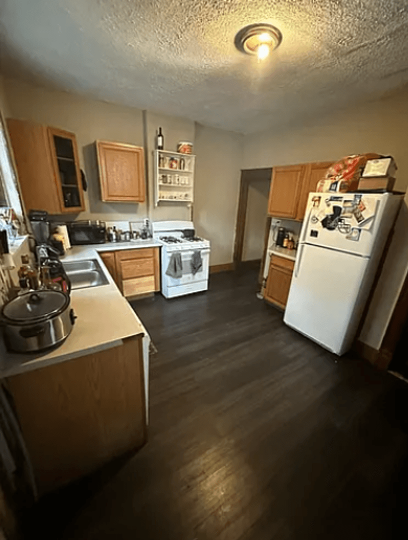 Cincinnati House: 2345 Victor St.