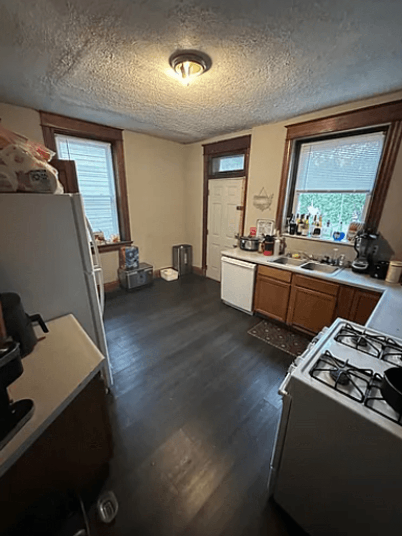 Cincinnati House: 2345 Victor St.