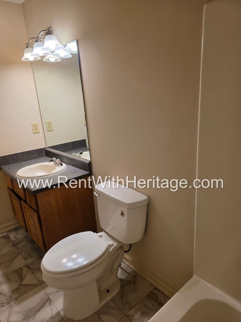 Lithia Springs House: 2120 Windy Oak Ct