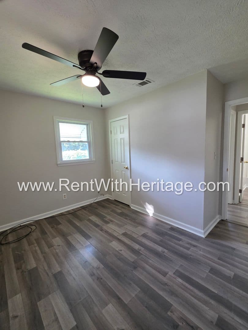 Austell House: 5990 Peco Ln.