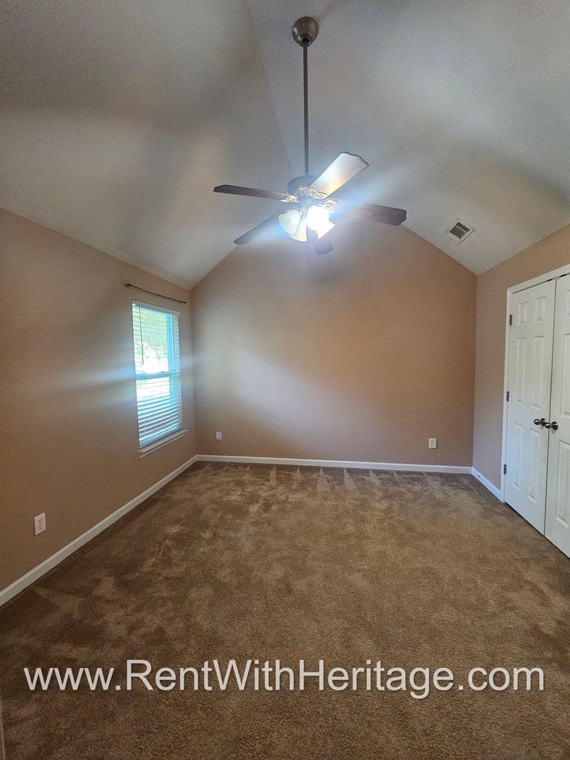 Newnan House: 61 Briandwood Dr.