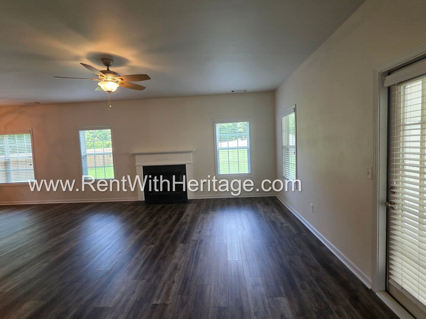Villa Rica House: 202 Summergate Ln.