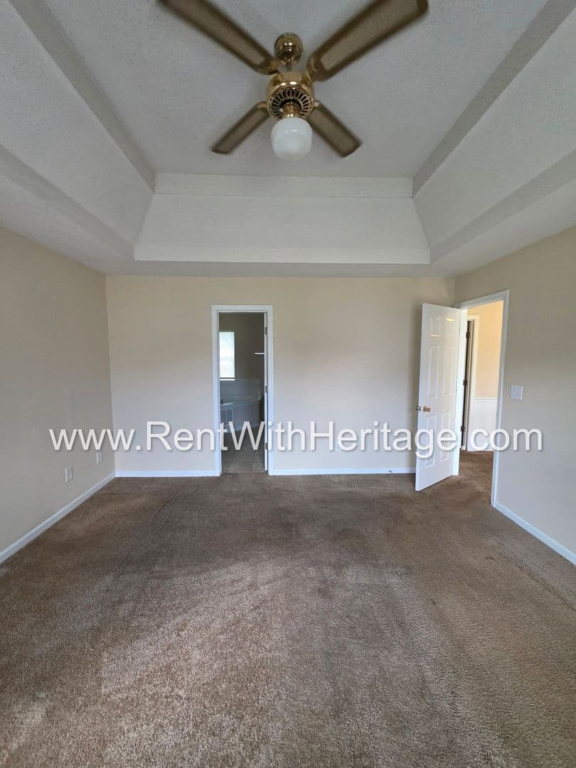 Douglasville House: 6535 Manor Creek Dr