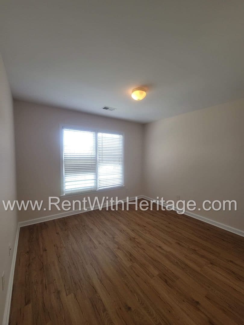 Powder Springs House: 2924 Villa Lake Dr.