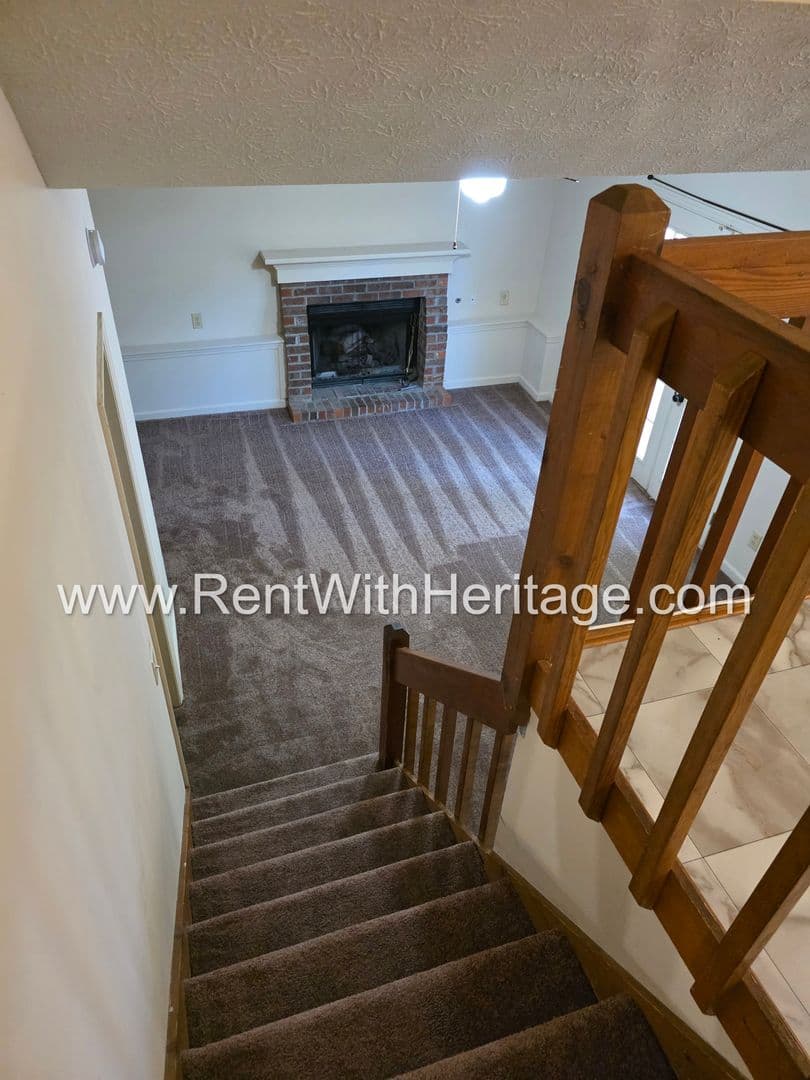 Lithia Springs House: 2120 Windy Oak Ct