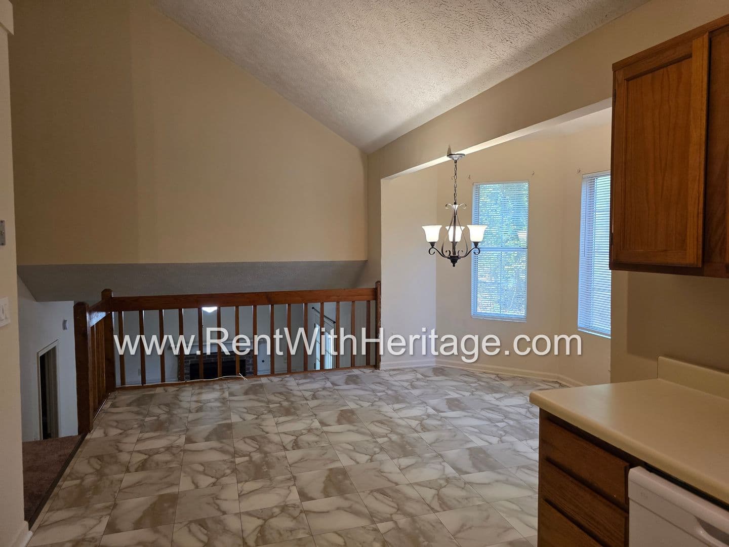 Lithia Springs House: 2120 Windy Oak Ct