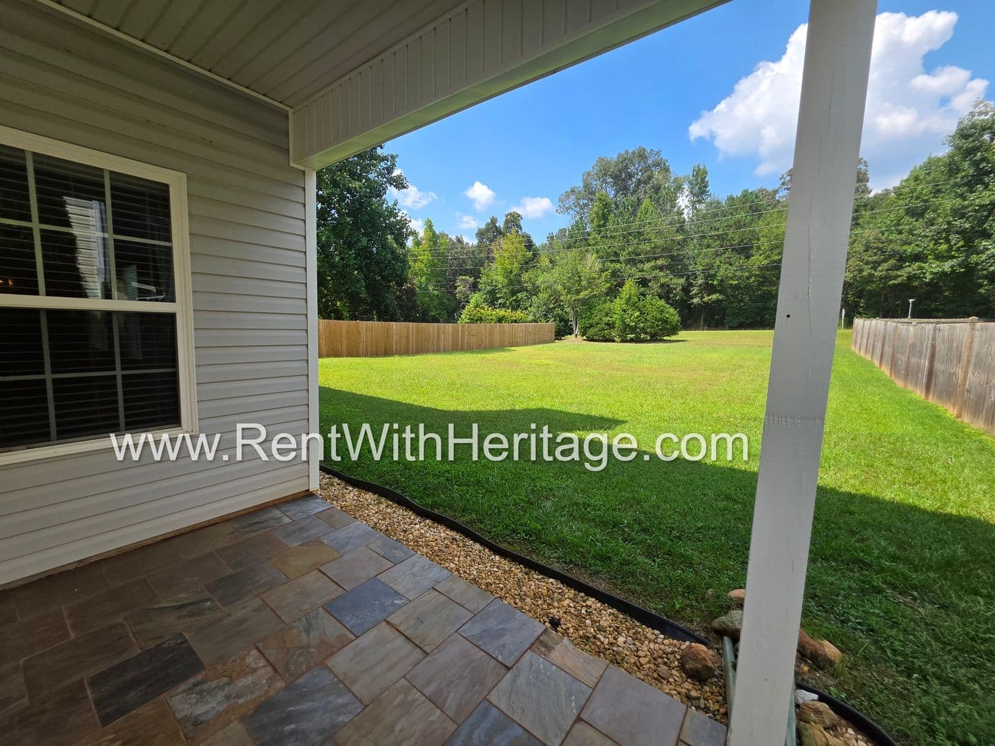 Villa Rica House: 202 Summergate Ln.