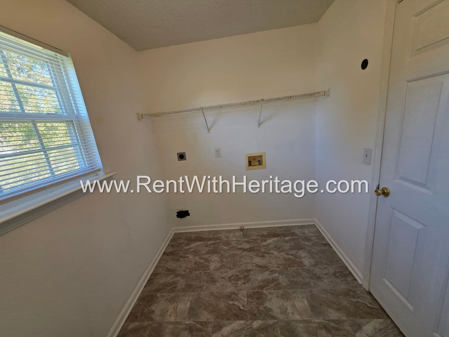 Powder Springs House: 179 Parkview Lane