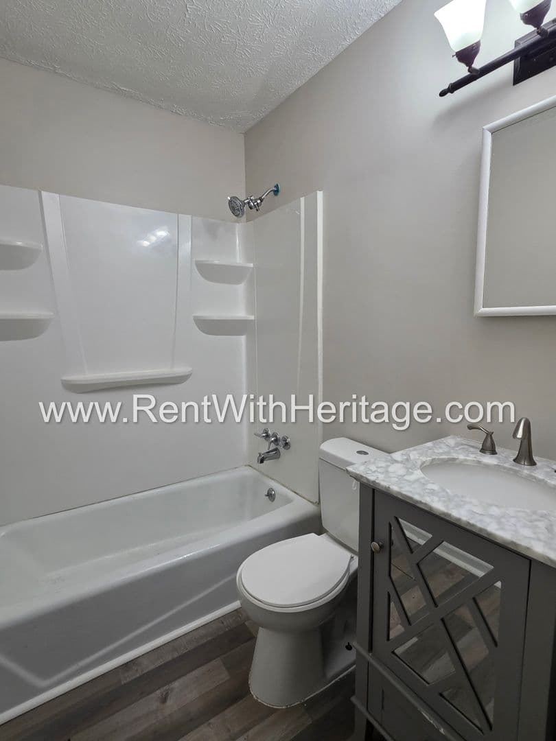 Austell House: 5990 Peco Ln.