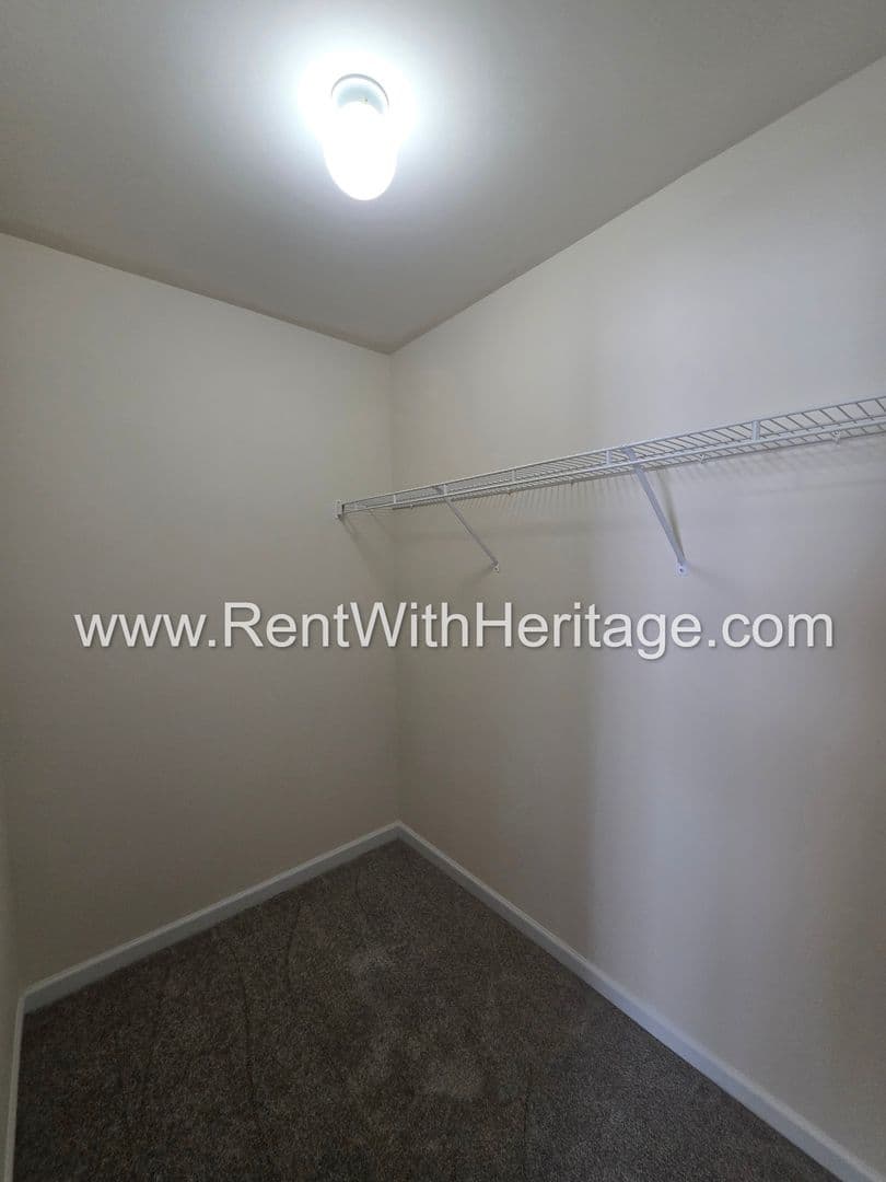 Villa Rica House: 202 Summergate Ln.