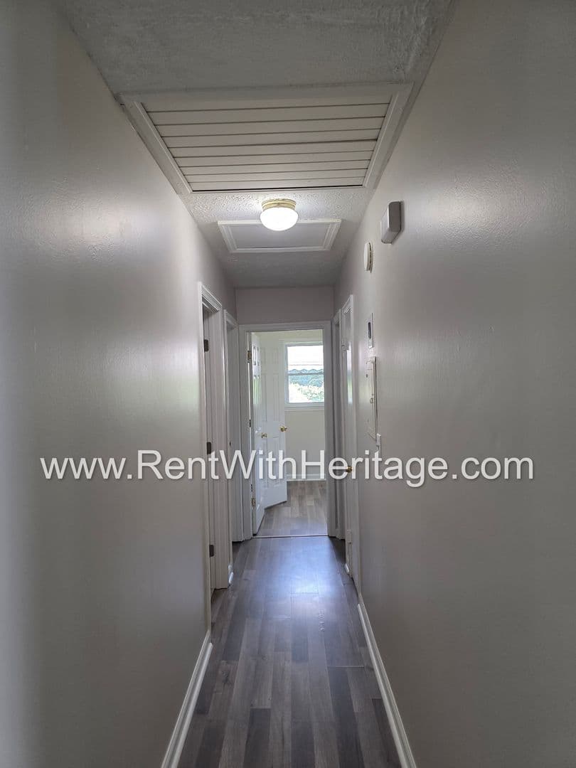 Austell House: 5990 Peco Ln.