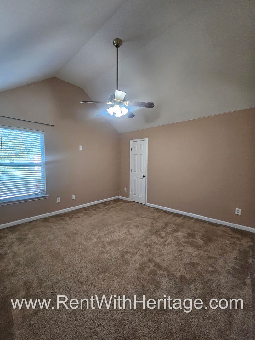 Newnan House: 61 Briandwood Dr.