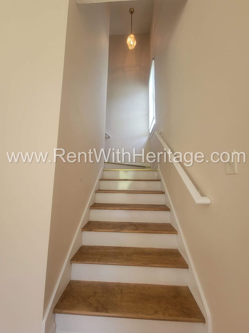 Powder Springs House: 2924 Villa Lake Dr.