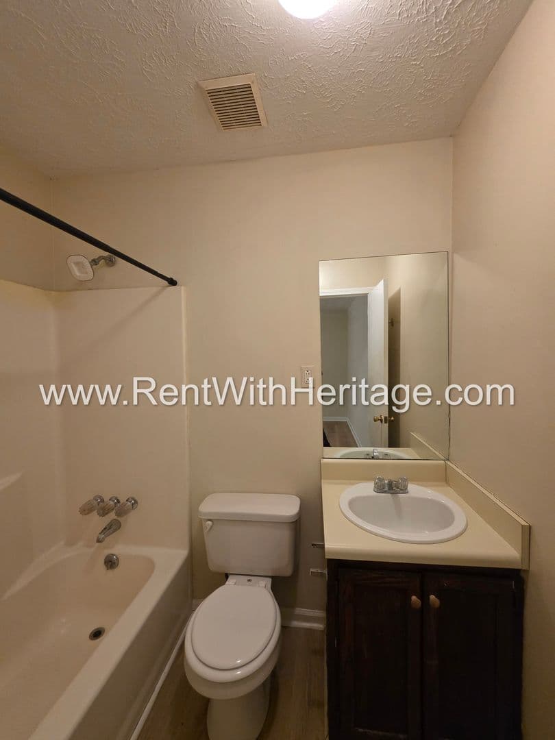 Douglasville House: 8511 Westchester Dr.