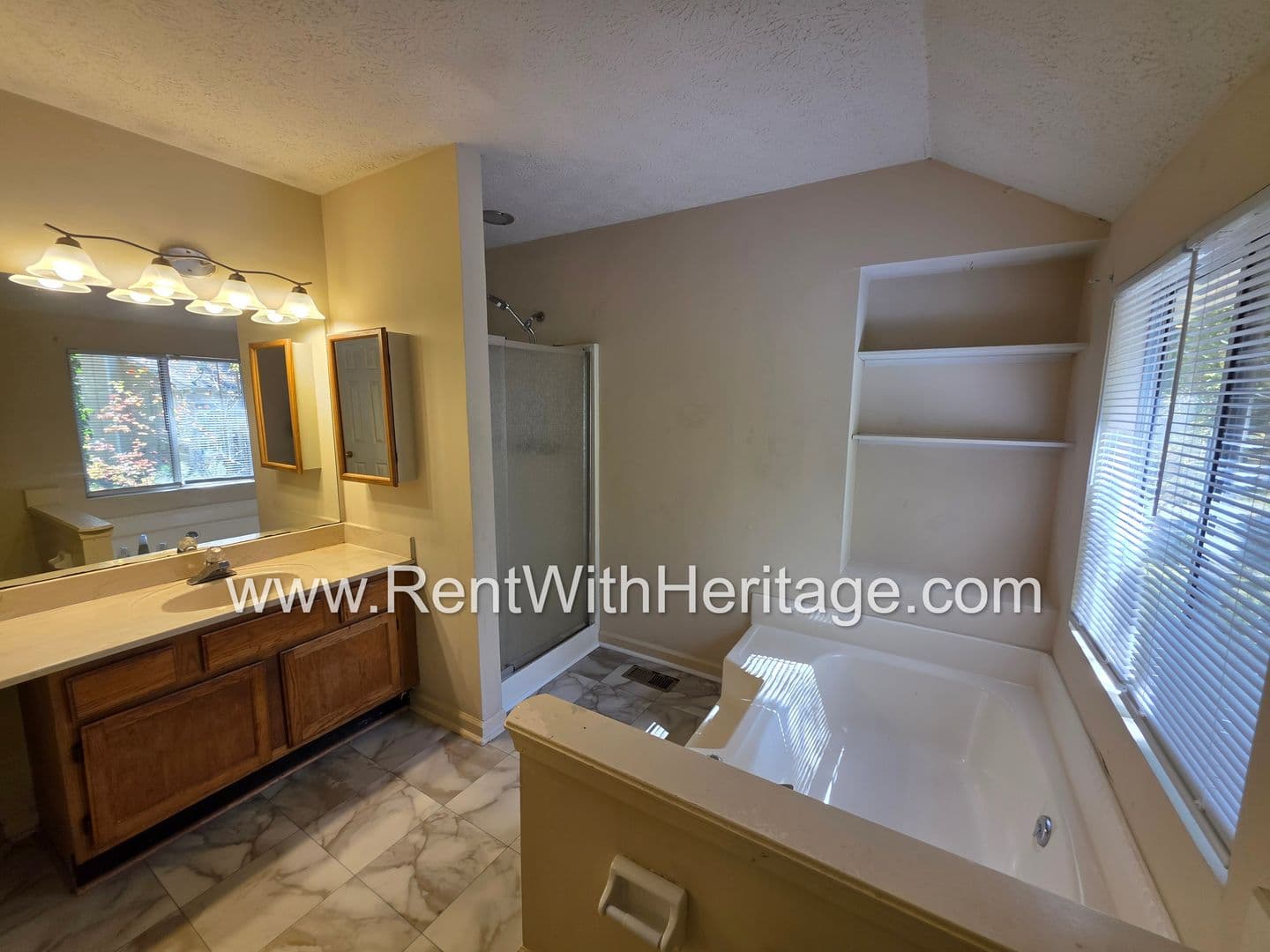 Lithia Springs House: 2120 Windy Oak Ct