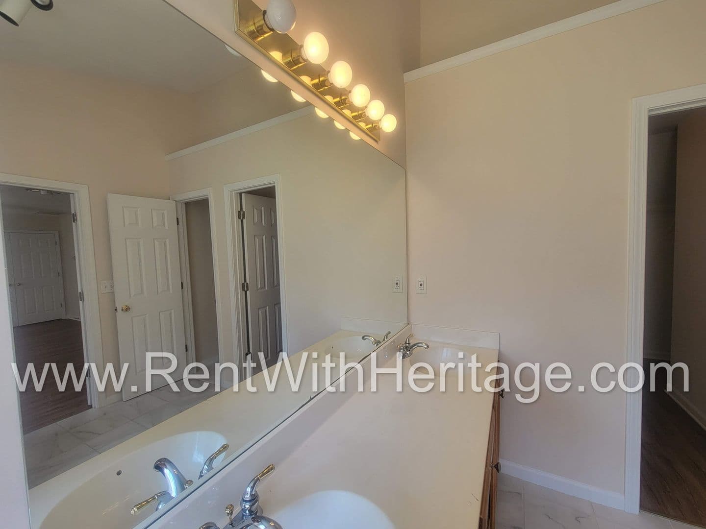 Powder Springs House: 2924 Villa Lake Dr.