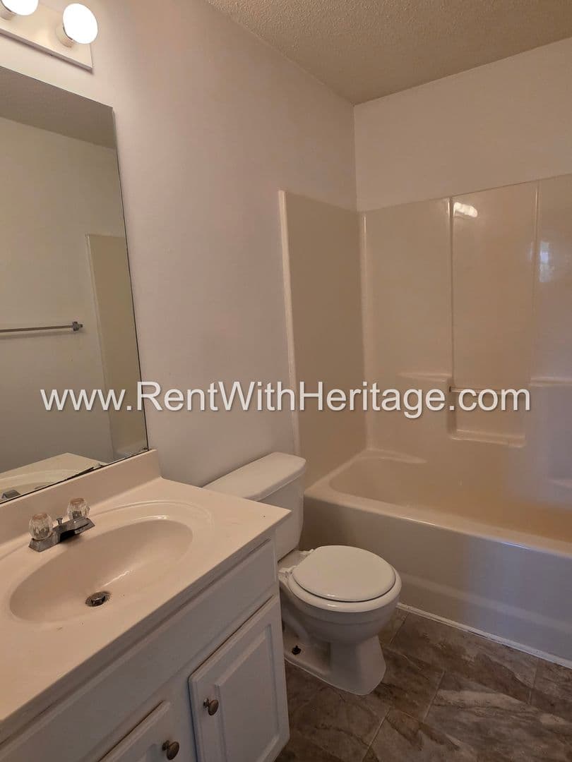 Powder Springs House: 179 Parkview Lane