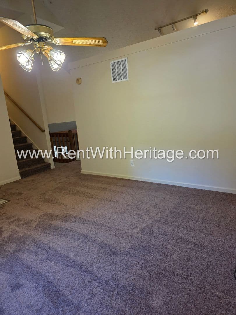 Lithia Springs House: 2120 Windy Oak Ct