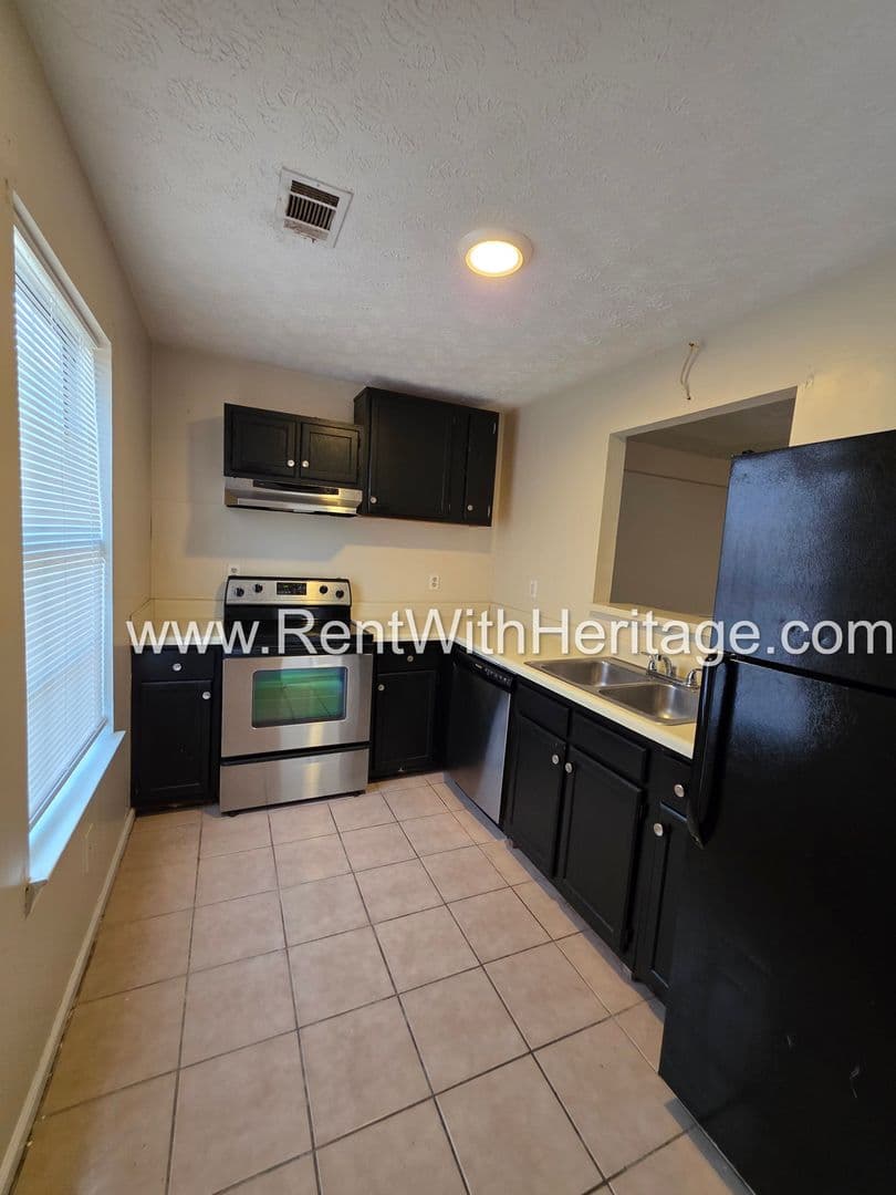 Douglasville House: 8511 Westchester Dr.