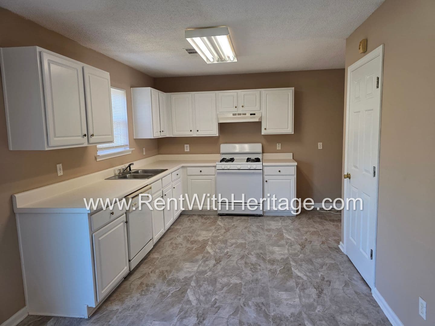 Powder Springs House: 179 Parkview Lane