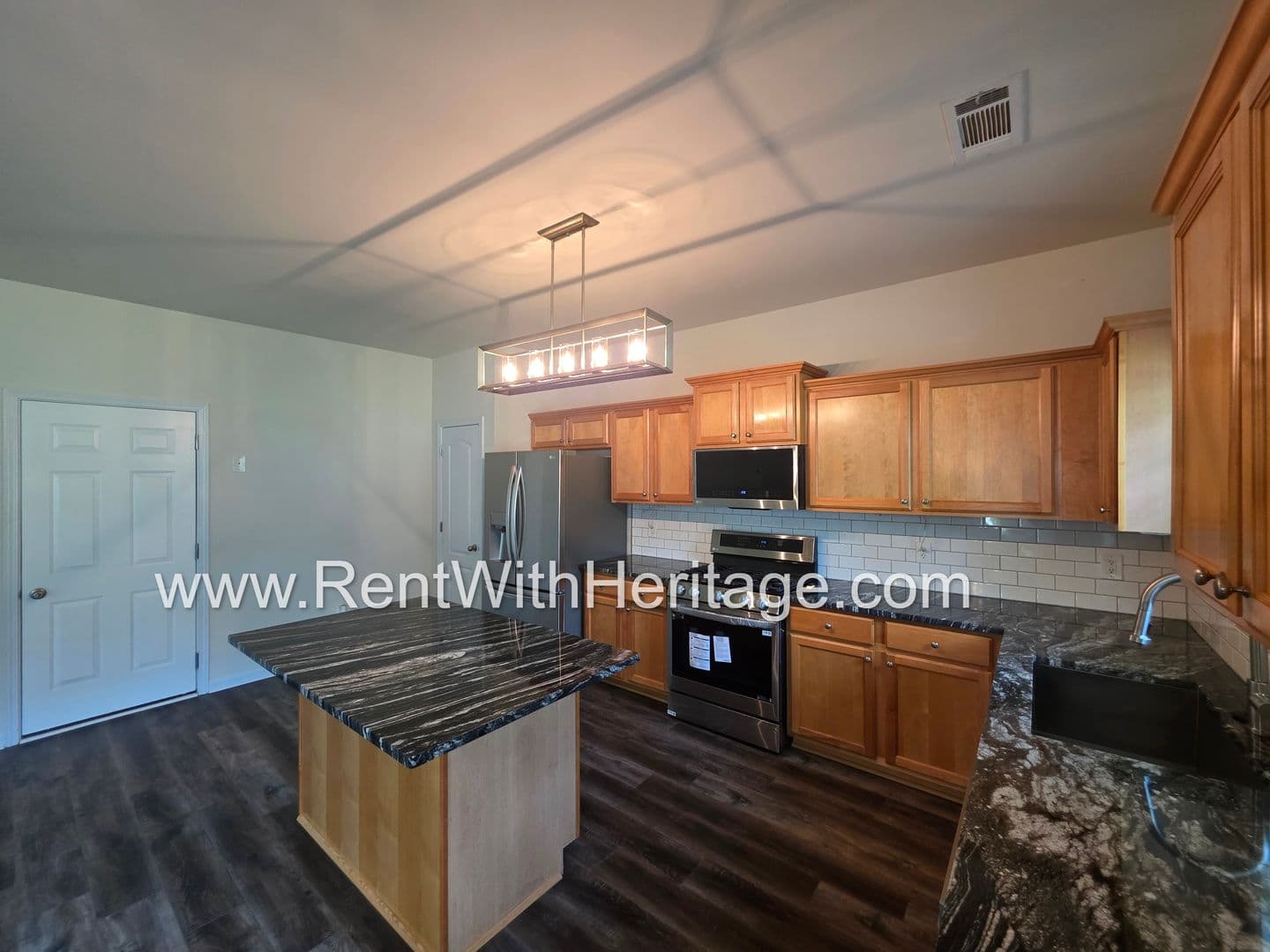 Villa Rica House: 202 Summergate Ln.