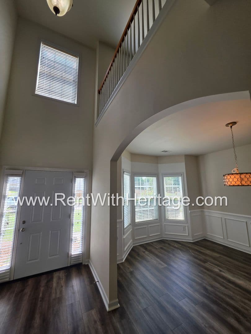 Villa Rica House: 202 Summergate Ln.