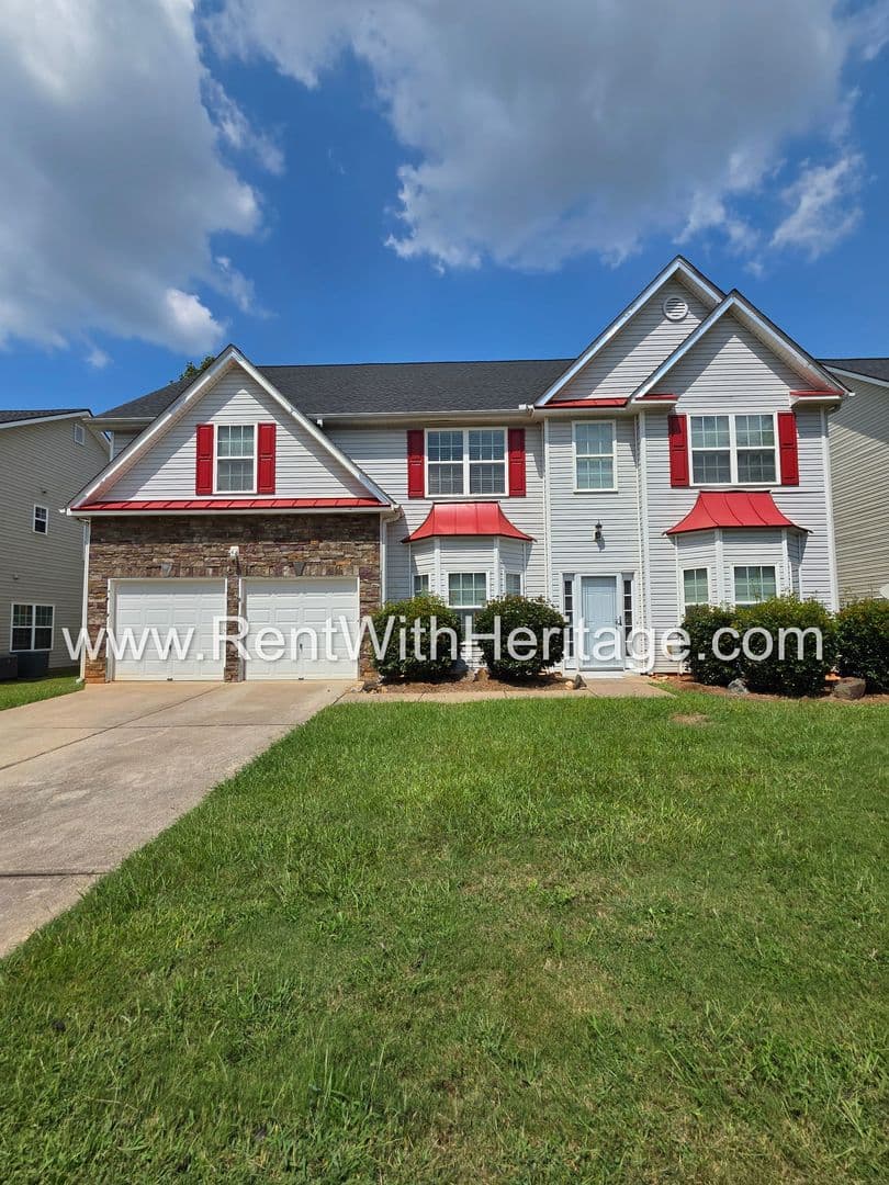 Villa Rica House: 202 Summergate Ln.