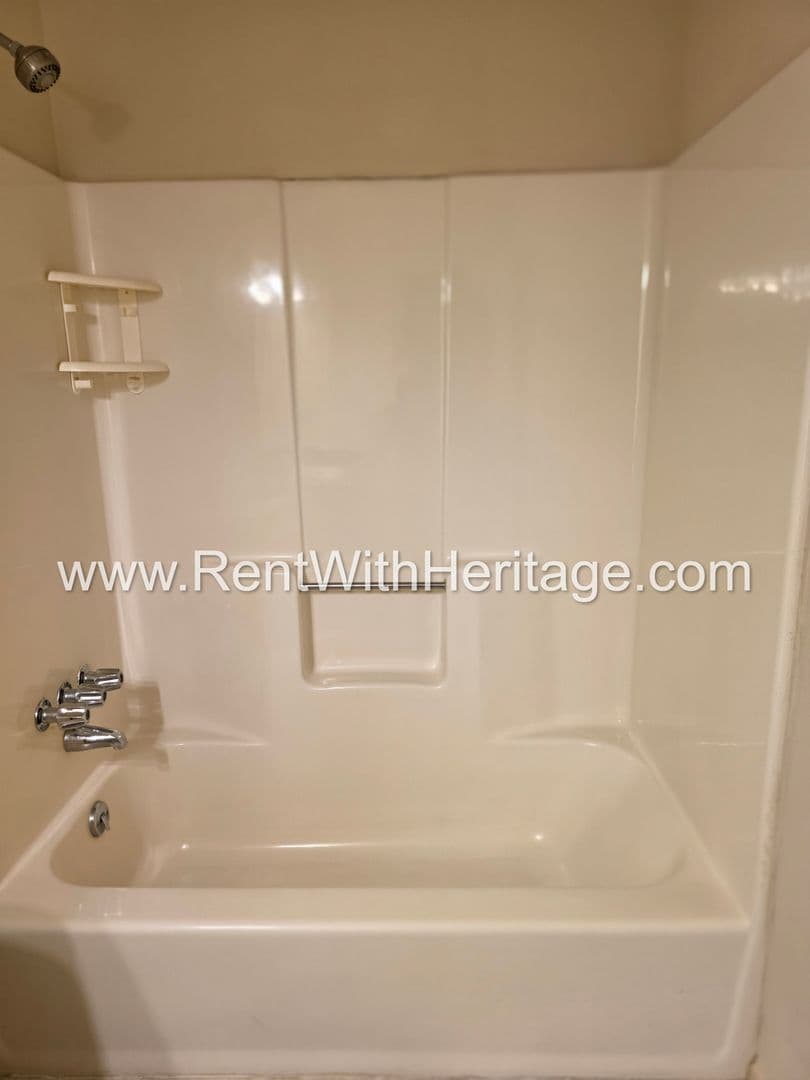 Lithia Springs House: 2120 Windy Oak Ct