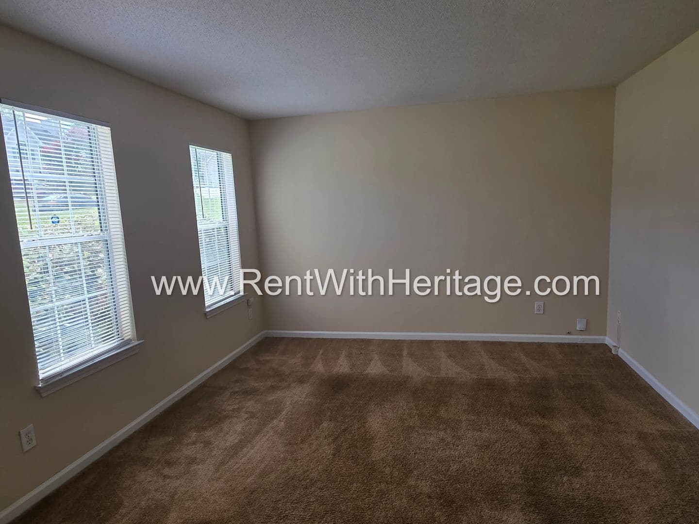 Douglasville House: 6535 Manor Creek Dr