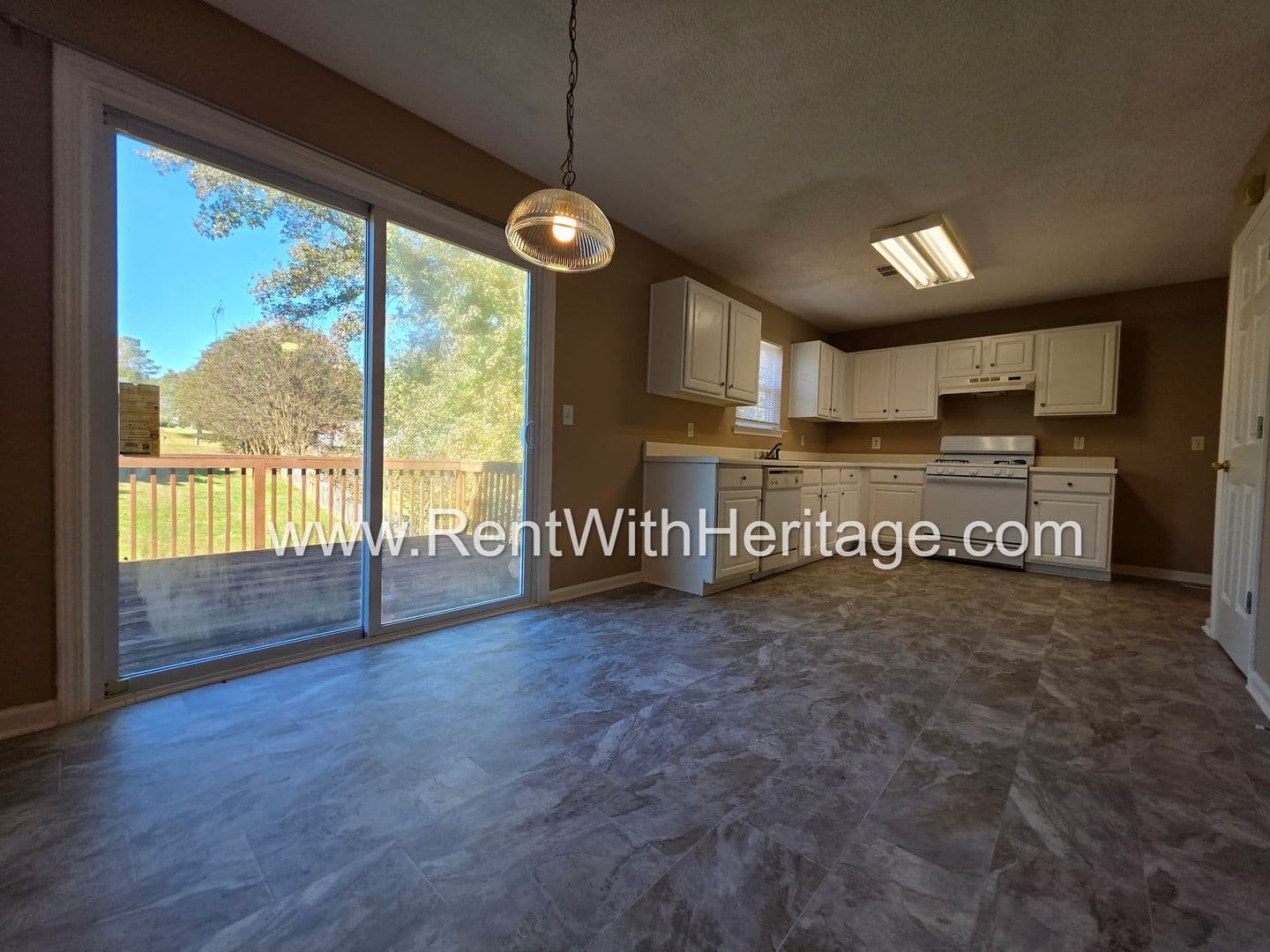 Powder Springs House: 179 Parkview Lane