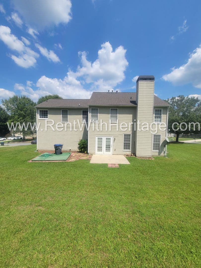 Powder Springs House: 2924 Villa Lake Dr.