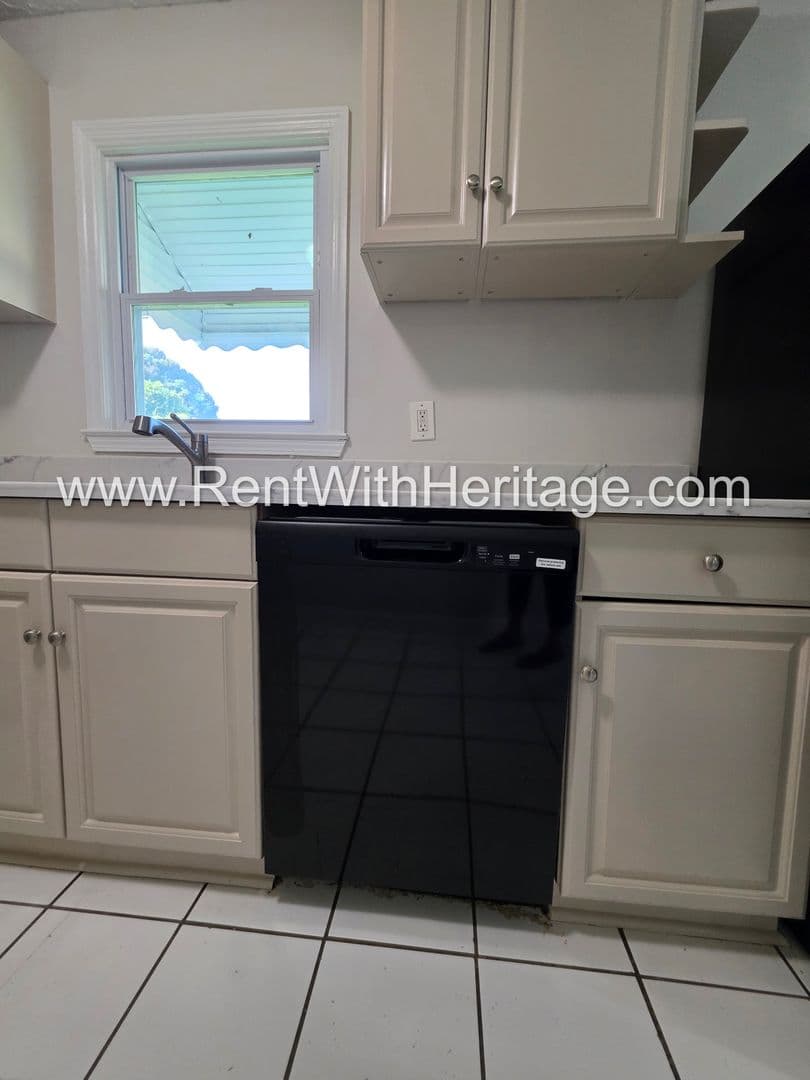 Austell House: 5990 Peco Ln.