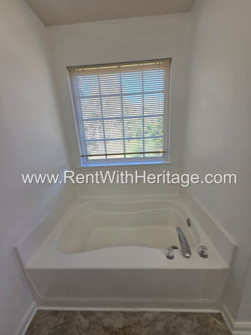 Powder Springs House: 179 Parkview Lane