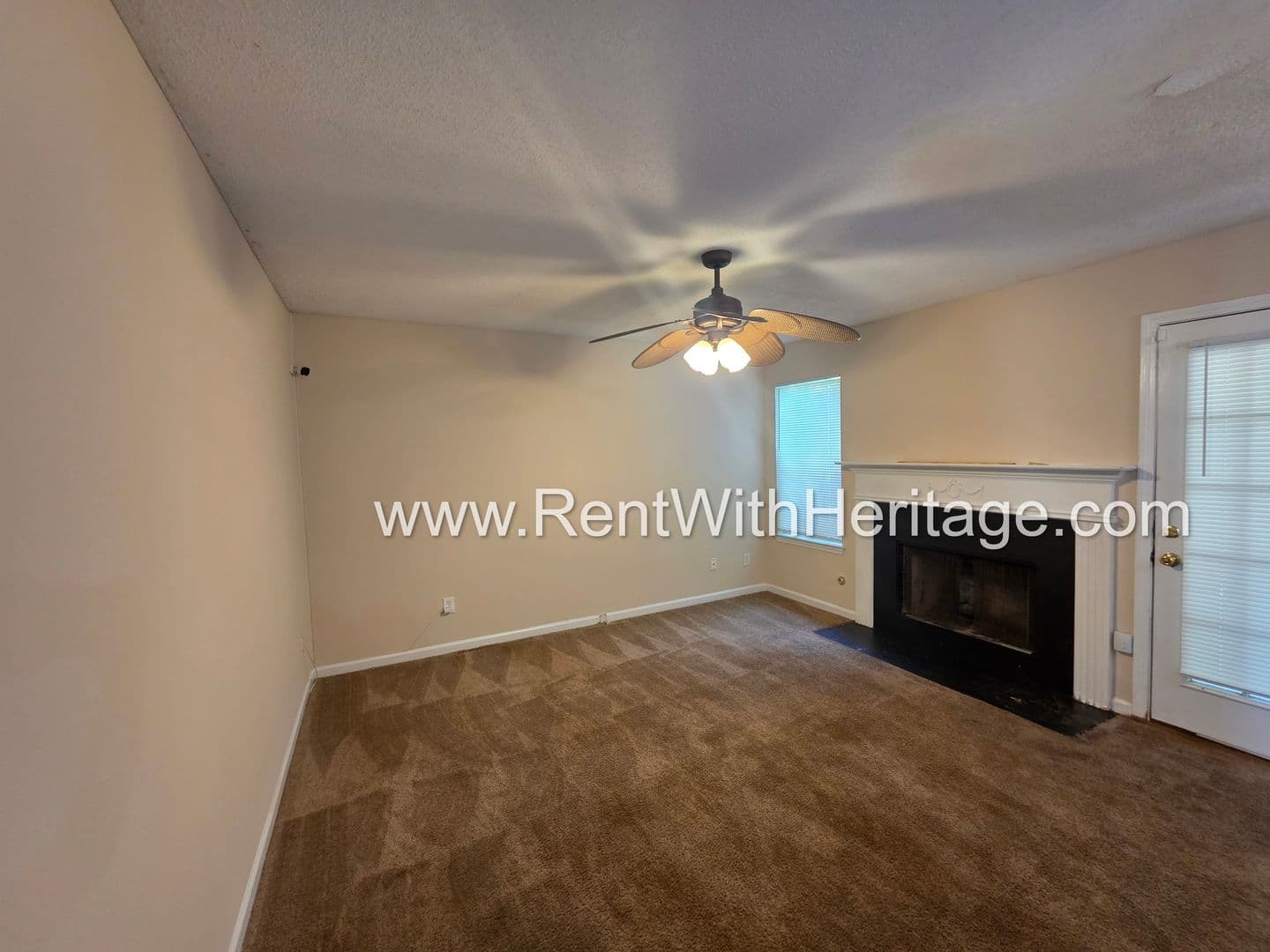 Douglasville House: 6535 Manor Creek Dr