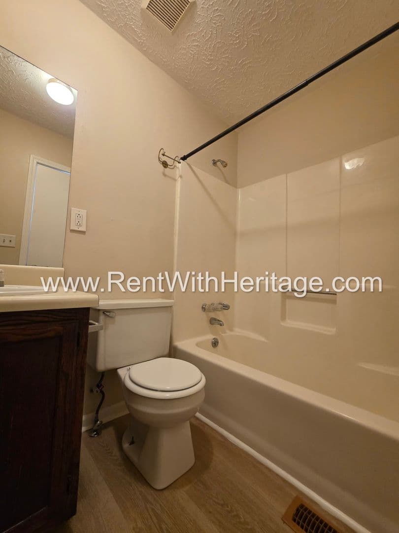 Douglasville House: 8511 Westchester Dr.