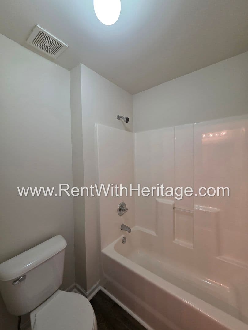 Villa Rica House: 202 Summergate Ln.