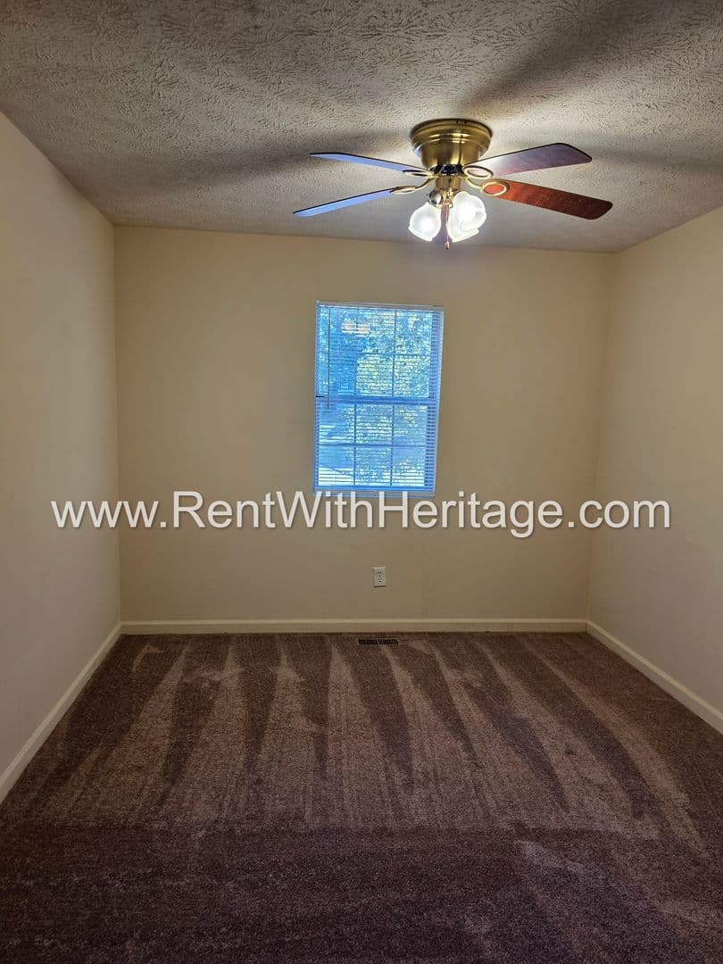 Lithia Springs House: 2120 Windy Oak Ct