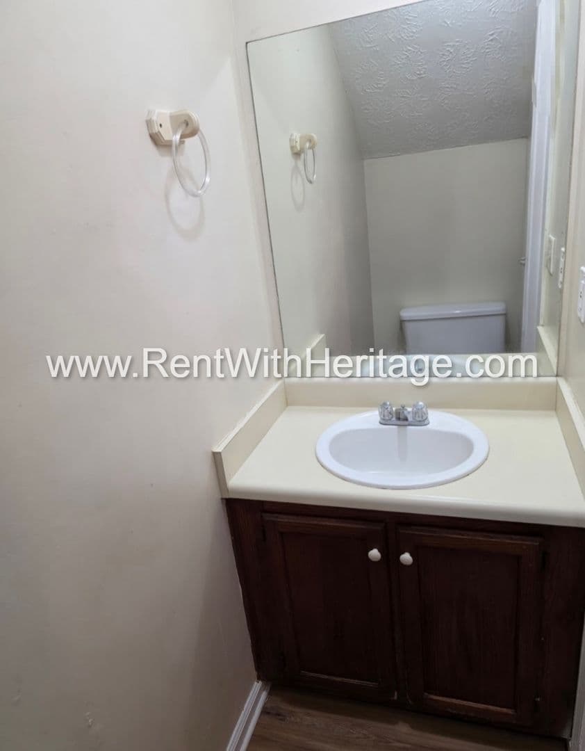 Douglasville House: 8511 Westchester Dr.