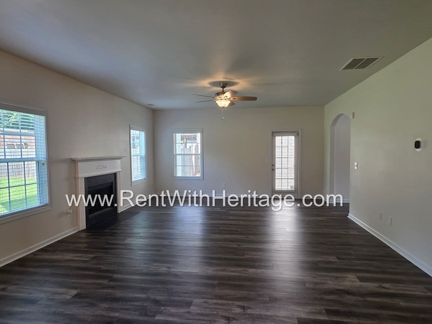 Villa Rica House: 202 Summergate Ln.