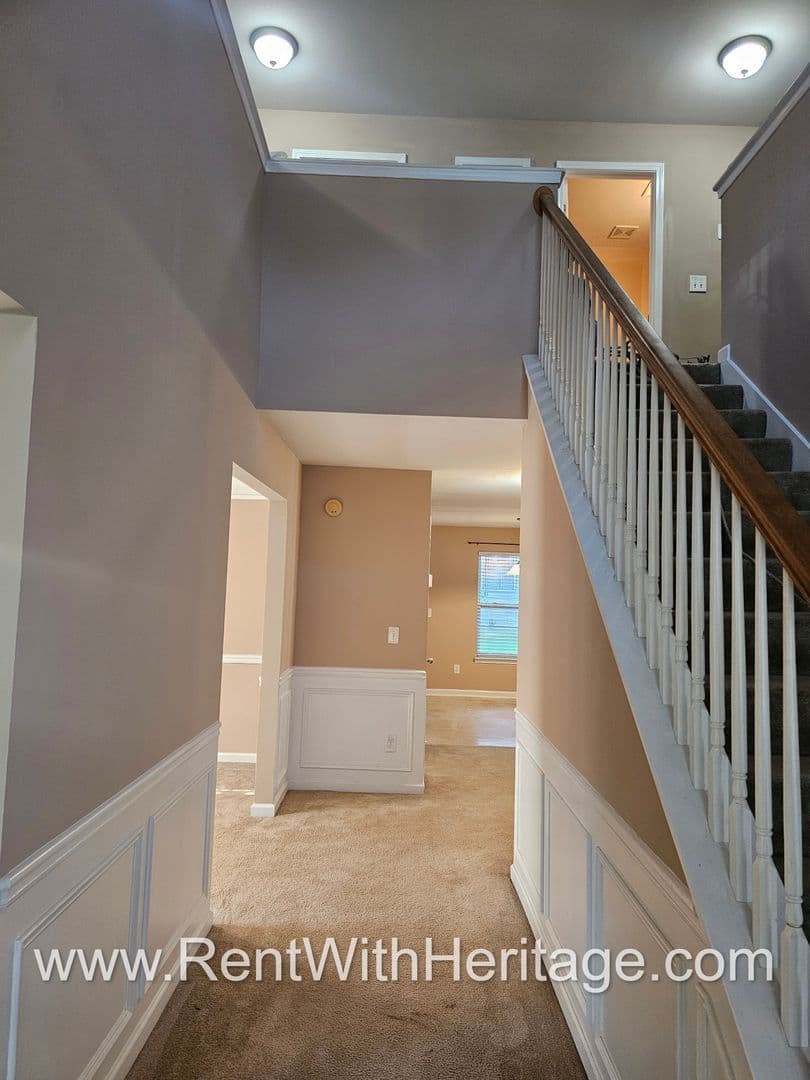 Newnan House: 61 Briandwood Dr.