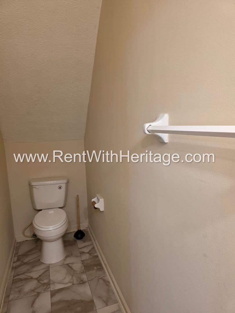 Lithia Springs House: 2120 Windy Oak Ct