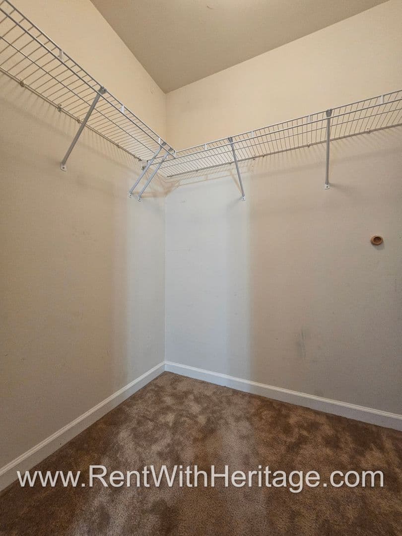 Newnan House: 61 Briandwood Dr.