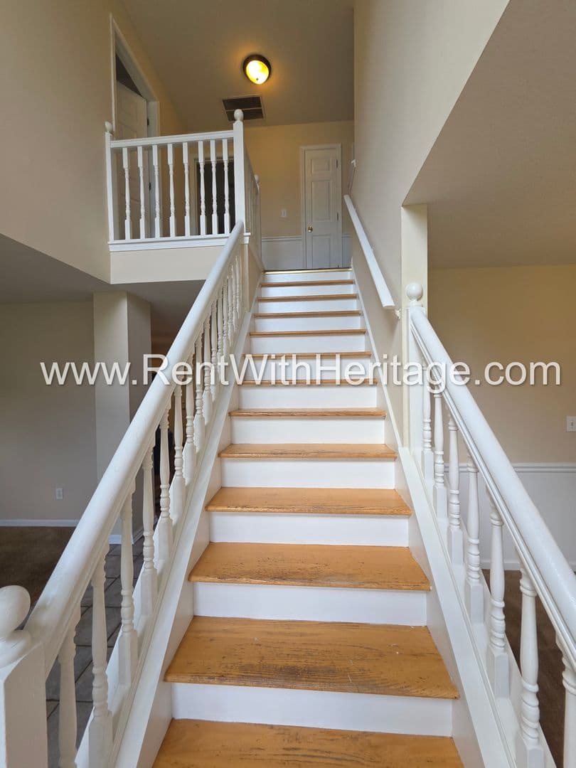 Douglasville House: 6535 Manor Creek Dr