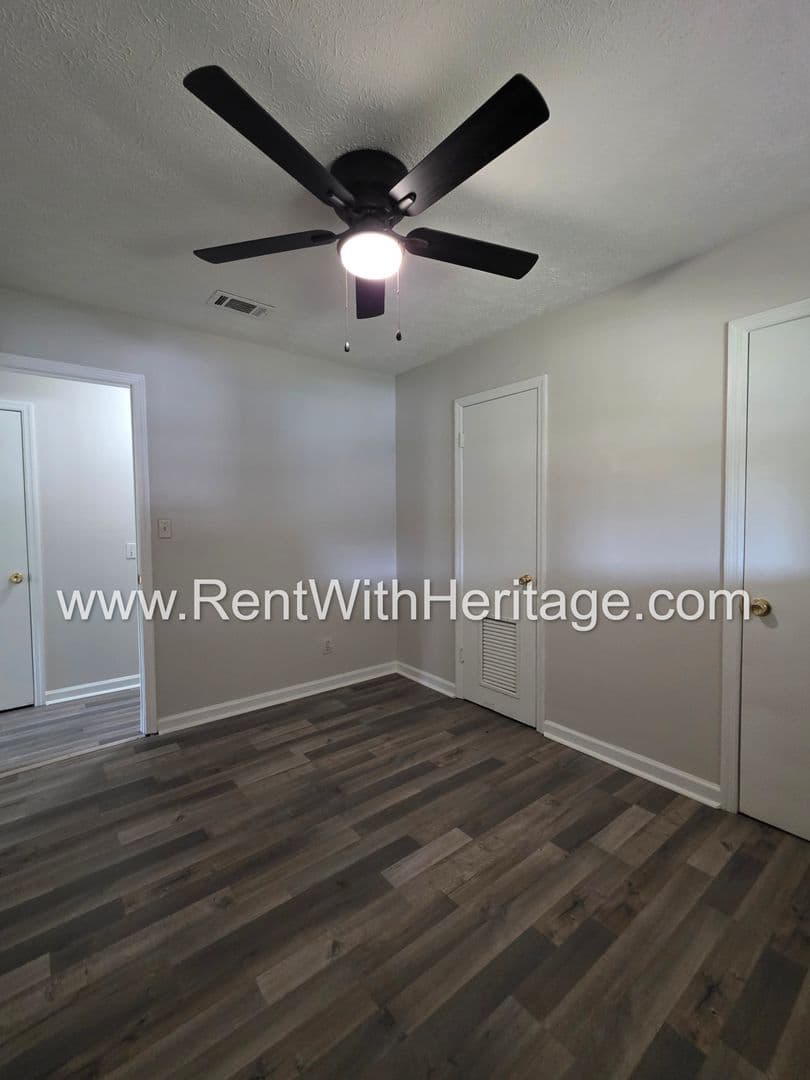 Austell House: 5990 Peco Ln.