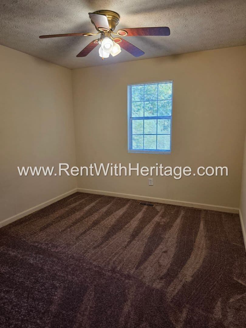 Lithia Springs House: 2120 Windy Oak Ct