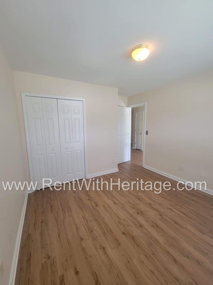 Powder Springs House: 2924 Villa Lake Dr.